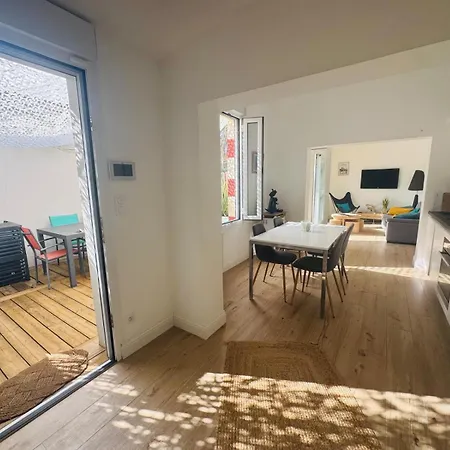 Holiday home Location Maison Les Pieds Dans L'eau - 8 Personnes
