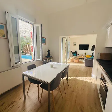 Location Maison Les Pieds Dans L'eau - 8 Personnes Holiday home Arcachon
